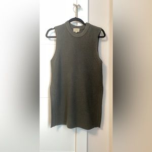 100% Wool 
Dark Green